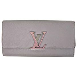 Billetera Capucines de cuero Louis Vuitton con monedero Otro