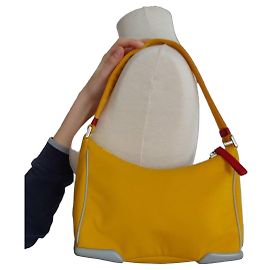 Borsa a spalla Prada in nylon giallo Giallo