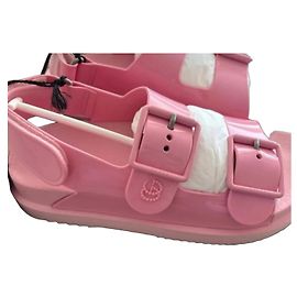 Gucci sandals pink rubber Pink