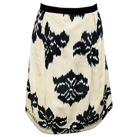 Saia midi estampada Ikat em marfim / preto de Oscar de la Renta Bege