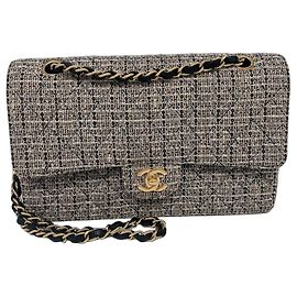 Bolsa clássica Chanel (Timeless) em tweed Bege