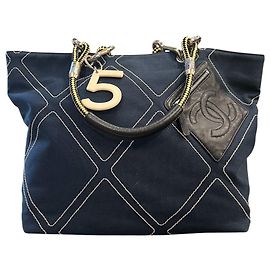 2004 Chanel handbag in midnight blue Other