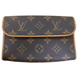Pochete Florentine Louis Vuitton Monogram Outro