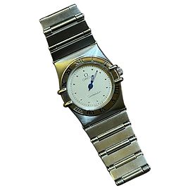 Elegant OMEGA timepiece in silver Other