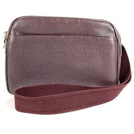 Bolsa de Ombro Reporter PM Taiga Louis Vuitton Roxo