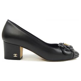 Décolleté Chanel in pelle di agnello e vernice Nero
