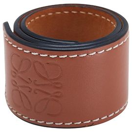Pulseira de couro pequena slap Anagram Loewe Marrom