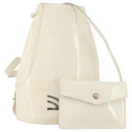 Salvatore Ferragamo Backpack Patent leather White Gold Auth 173783 White Golden