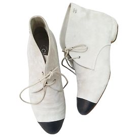 Bottines à lacets en daim gris Chanel Taille 39 Pré-aimées Autre