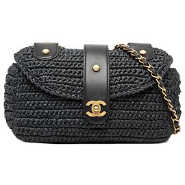 Bolsa transversal em raphia preto CC da Chanel Preto