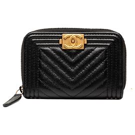 Monedero Boy en Caviar Negro Chevron de Chanel Negro