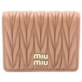 Cartera de cuero Matelassé Miu Miu marrón Castaño