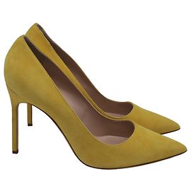 Escarpins à bout pointu Manolo Blahnik en daim jaune Jaune