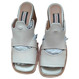 Autre Marque Beige Leder High Heels Beige