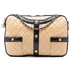 Chanel Pequeña Pochette Matelassé de Cuero de Cordero con Cadena Beige