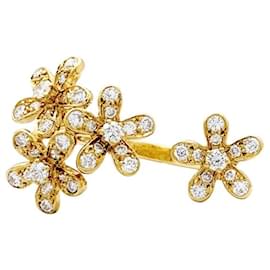 Van Cleef & Arpels Ring, 'Socrates', yellow gold and diamonds. Other