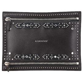Ledertasche Pandora Studs von Givenchy Schwarz