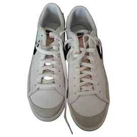 Nike Blazer Low Sneakers Black White