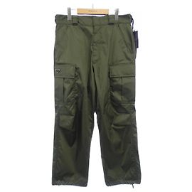 Prada Re-Nylon Hose Grün Khaki
