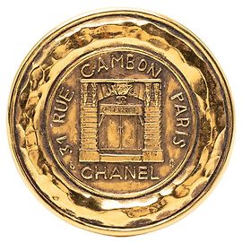 Broche plaquée or Chanel 31 RUE CAMBON PARIS Doré