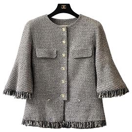 Chaqueta de tweed bouclé con flecos Chanel 18P negro blanco ecru FR 44 Negro Blanco Beige