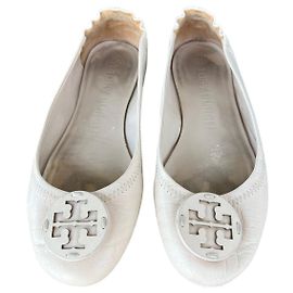 Sapatilhas Tory Burch em couro bege Bege