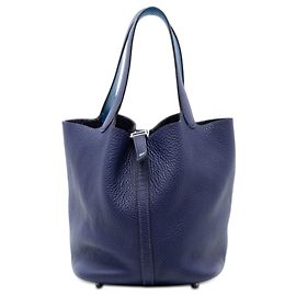 Hermès Picotin Lock 22 em couro Clemence azul Azul Azul escuro