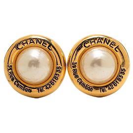 Chanel Vintage Logo Clip Ohrringe Weiß Golden