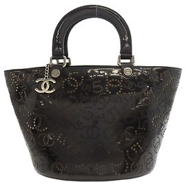 Borsa a mano perforata Coco Mark di Chanel Nero