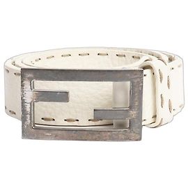 Fendi Cinturón de cuero blanco cosido Blanco