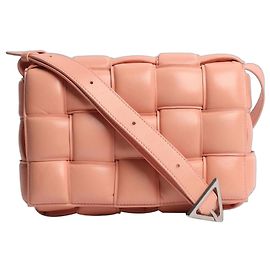 Bottega Veneta Bolsa Cassette acolchoada rosa Rosa
