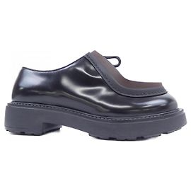 Scarpe in pelle spazzolata Prada 2EG421 Nero