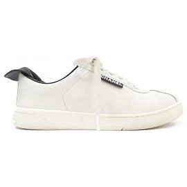 Chanel Kalbsleder Sneakers Weiß