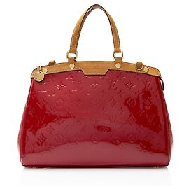 Sac à main Brea MM en Monogram Vernis de Louis Vuitton Rouge