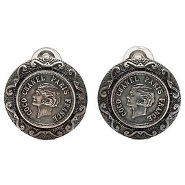 Boucles d'oreilles clips vintage Chanel Noir
