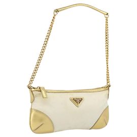 Bolsa de Ombro com Corrente Prada em Nylon Branco e Ouro Auth YKZ849A Branco Dourado