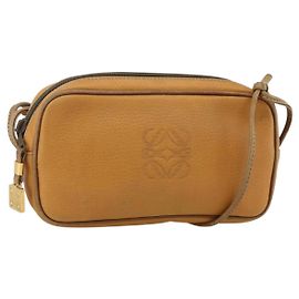 Bolsa de Ombro LOEWE em Couro Bege Dourado Auth YKZ909 Bege Dourado
