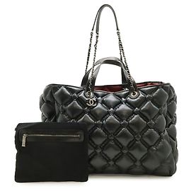 Sac fourre-tout large matelassé Bubble de Chanel Noir