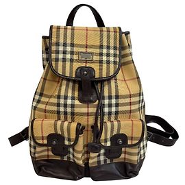 Mochila Burberry Nova Check Preto Bege