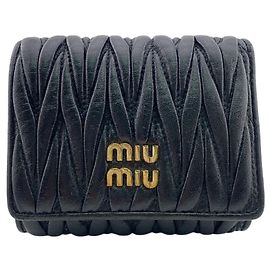 Cartera Miu Miu Matelassé de tres pliegues en negro Negro