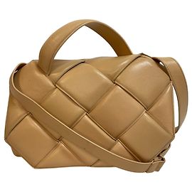 Bolsa de Ombro Maxi Intrecciato 2 em 1 da Bottega Veneta Bege