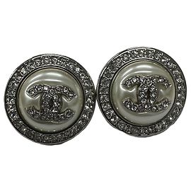 Orecchini a perla bianca e argento di Chanel Argento Bianco
