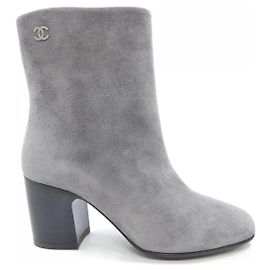 Botas de couro de bezerro Chanel Marrom