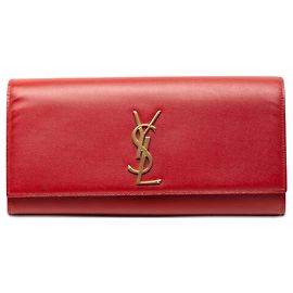Clutch Cassandre Monogram Grain de Poudre Rojo Saint Laurent Roja