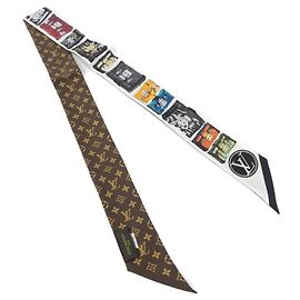 Cachecol/Cache-cou Louis Vuitton Tribute Two Petite Malle Marrom