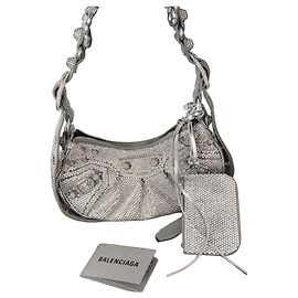Balenciaga Borsa a Spalla Le Cagole XS completamente in Strass Argento Argento Grigio
