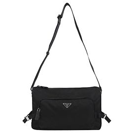 Prada Grande borsa a spalla in Re-nylon e pelle Saffiano Nero