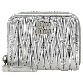 Miu Miu Münzbörse aus Nappa-Leder Silber Metallisch