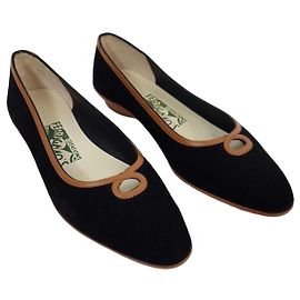 Salvatore Ferragamo Sapatilhas de camurça da Ferragamo Marrom Preto
