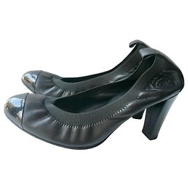 CHANEL Escarpins cuir contour élastique TBE 37 IT Noir